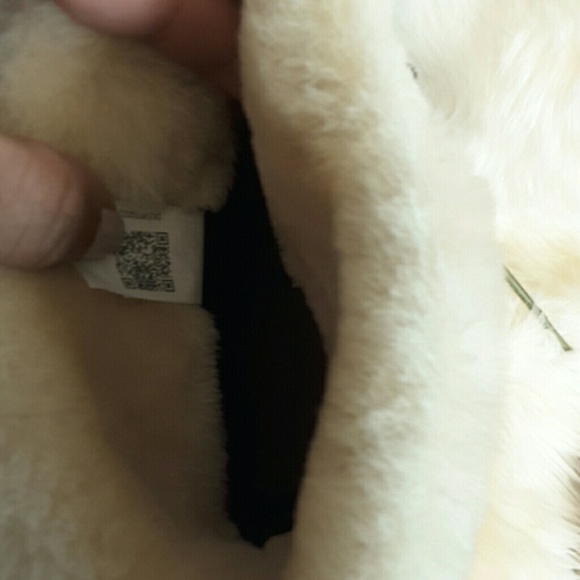 Ugg genuine real lamb fur boot with fur inside and - Picture 6 of 8